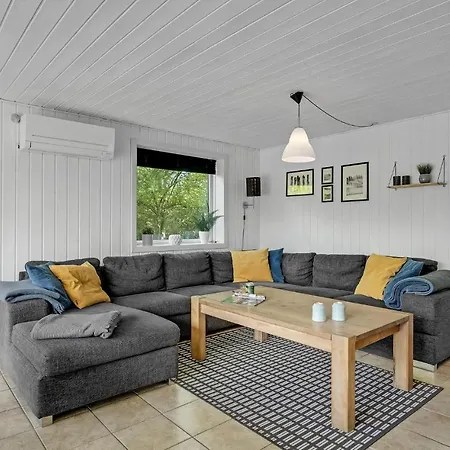 Pet Friendly Home In Blavand With Sauna Casa de Férias